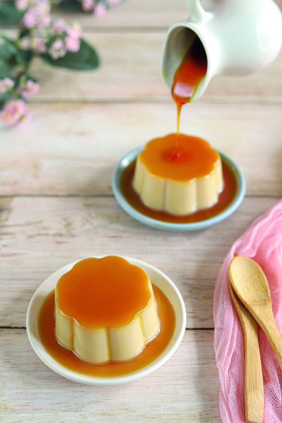 Schokoriegel, Doppelkeks & Fruchtgummi selber machen. Stiebner Verlag/26 Euro 