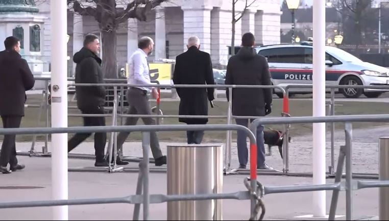 Schwarz-Rot feilscht um Koalition - VdB geht mit 