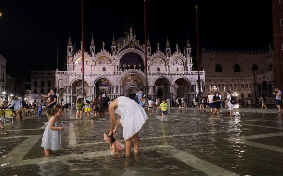 Venedig mit Hochwasser im August konfrontiert