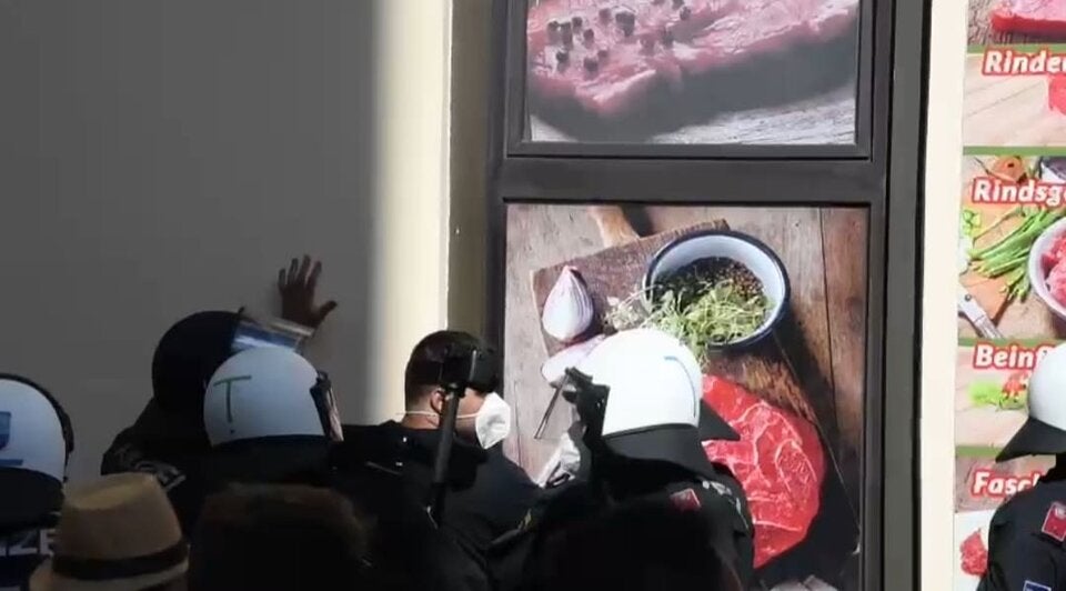 Verhaftung eines Mannes bei Antifa-Demo