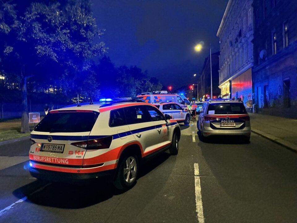Auto fährt in Wien gegen Fußgänger: Fünf Verletzte