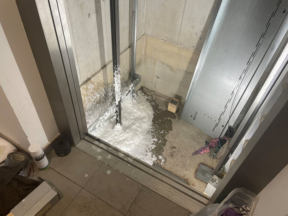 Fotos Verpuffung Lift-Schacht