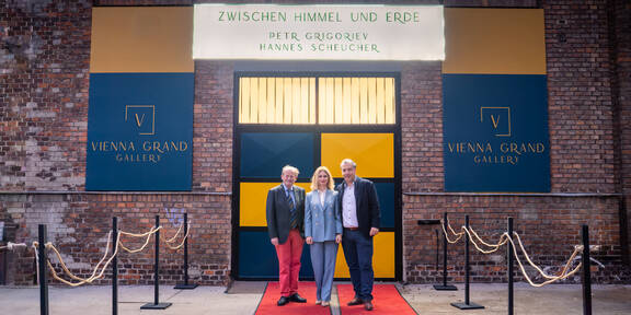 Auftakt mit Symbolkraft: Toni Faber segnet neue Vienna Grand Gallery