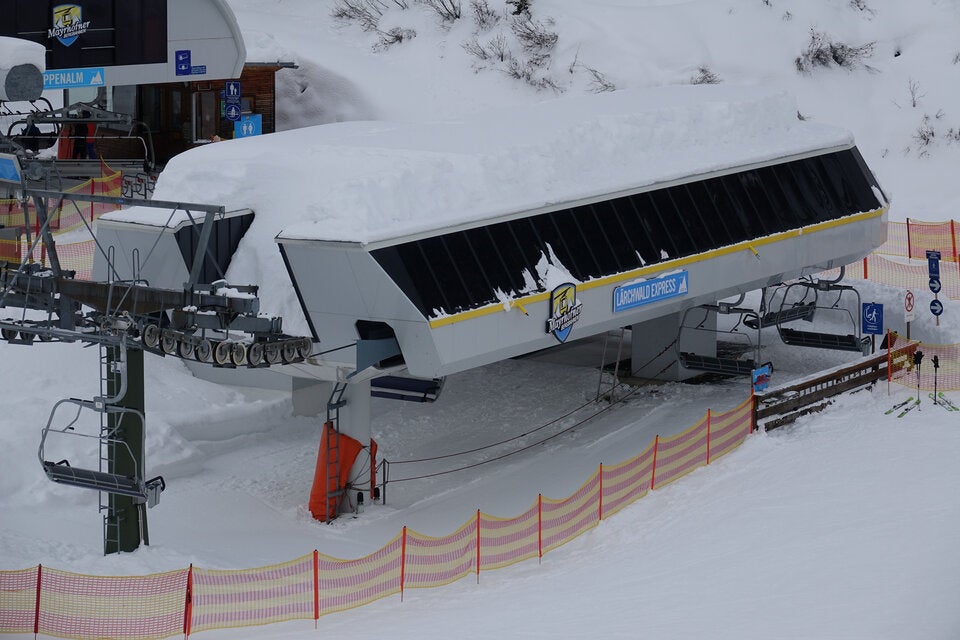 Mutter und Kind stürze mit Sessellift im Zillertal ab