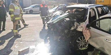 Zwei Tote bei Horror-Crash in Tirol