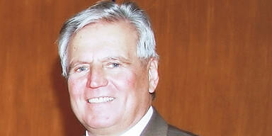 Rauscher tritt zur&uuml;ck