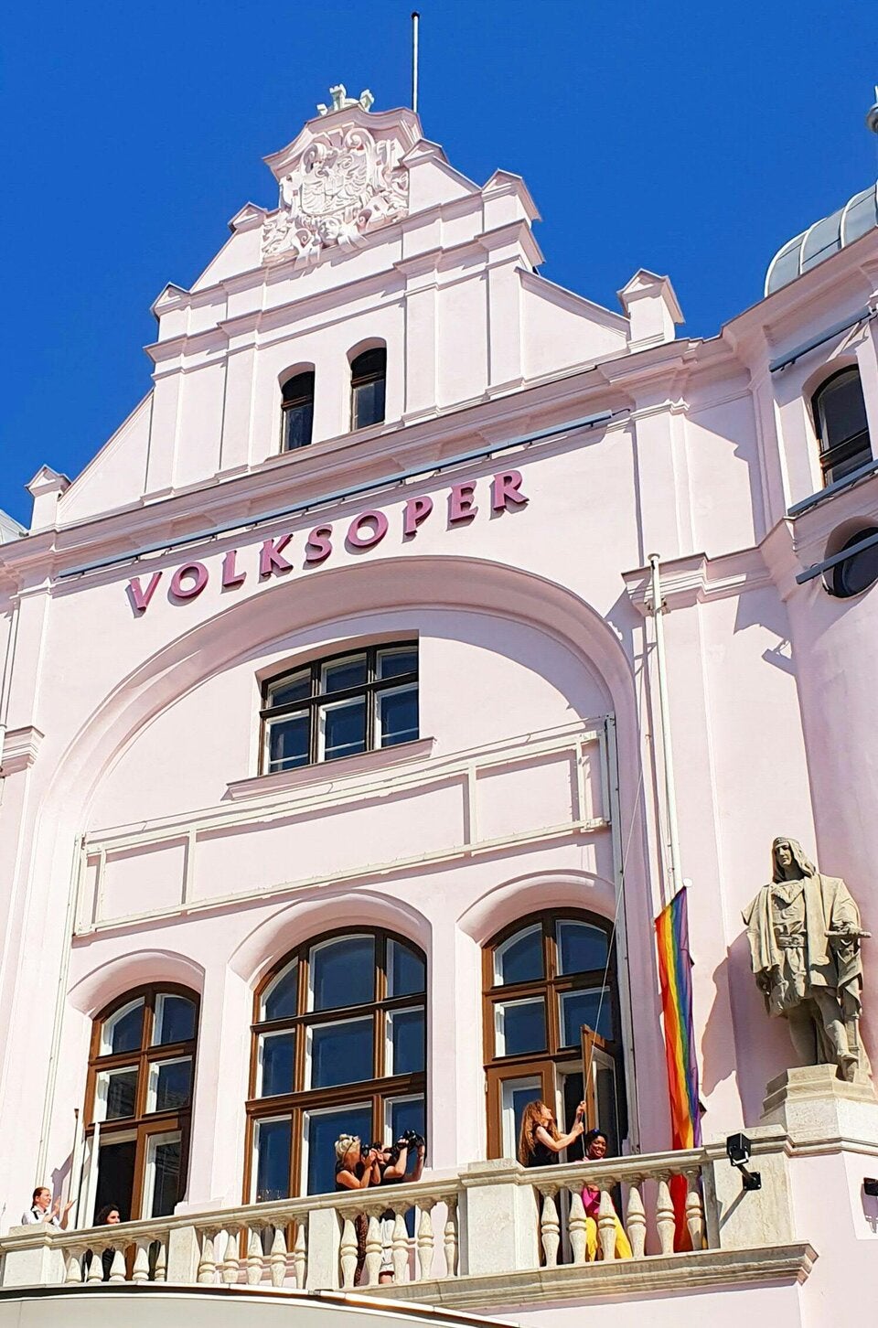 Die Volksoper rockt zwischen Schrebergarten und Opernball - auch mit Sex