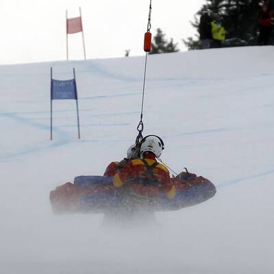 Tina Maze sichtlich geschockt von Vonn-Sturz