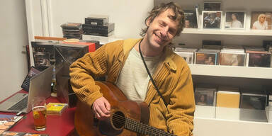 Voodoo J&uuml;rgens legt im Chart-Kampf mit BTS vor