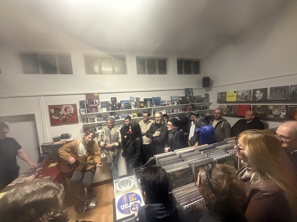 Voodoo Jürgens legt im Chart-Kampf mit BTS vor