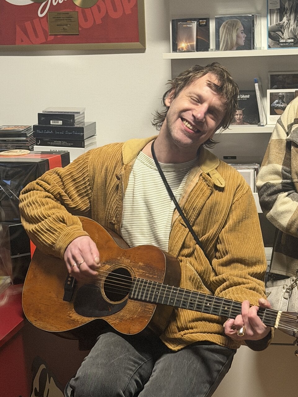 Voodoo Jürgens legt im Chart-Kampf mit BTS vor