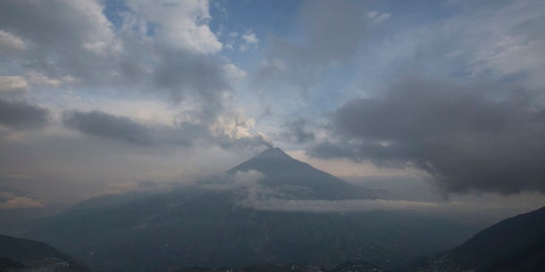 Vulkan Tungurahua wieder ausgebrochen