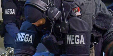 Mann hantierte mit Airsoft-Gewehr am Dach