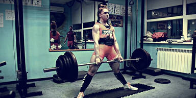 WHO IS MY INSPIRATION_ #200KTRANSFORM - YouTube [720p].mp4.Standbild001.jpg