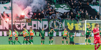 Polizisten von Wacker-Fans attackiert und verletzt