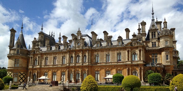 Flugzeug und Helikopter kollidieren: Vier Tote