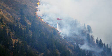 Riesiger Waldbrand wütet in Tirol