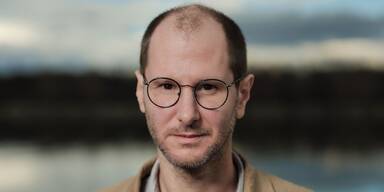 „Das Leben ist ein Urlaub vom Totsein“ - Marco Wanda liefert Autobiografie!