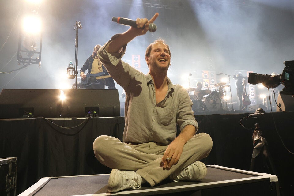 Wanda sind Weihnachts-fit - nach Überraschungs-Konzert