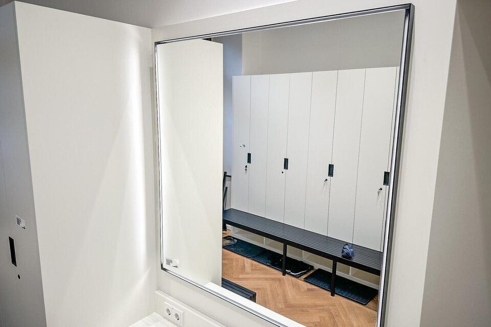 So können Sie Benkos Möbel ersteigern