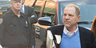 Weinstein stellt sich