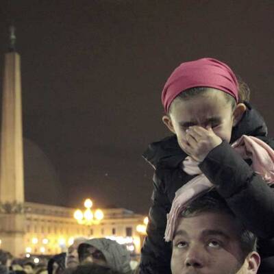 Weißer Rauch über Vatikan