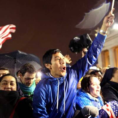 Weißer Rauch über Vatikan