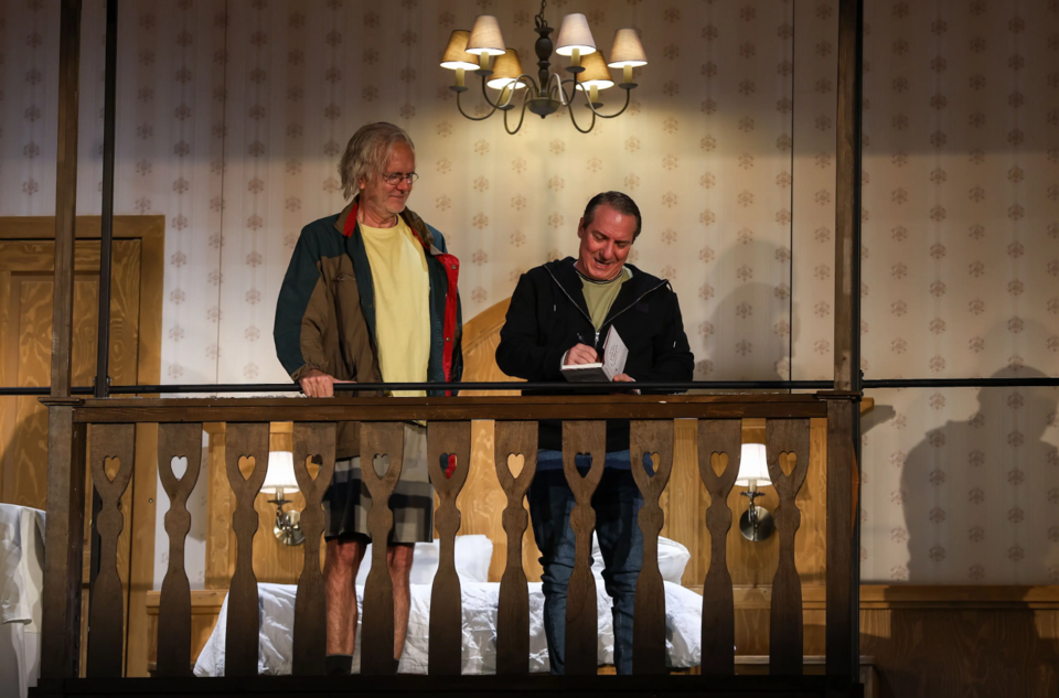 Schmidt und Palfrader checken „Im weißen Rössl“ ein