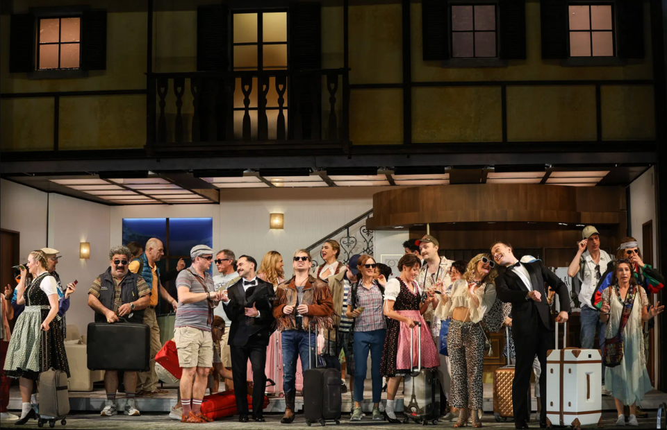 Schmidt und Palfrader checken „Im weißen Rössl“ ein