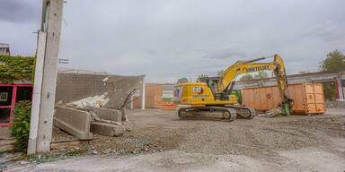 K&uuml;nftiges Volksgartenareal wird entsiegelt