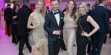 O&Ouml; tanzt auf Ball-H&ouml;hepunkt der Saison zu