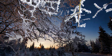 Zeitweise Schneefall, im Westen sonnig