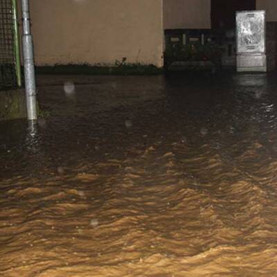 Unwetter-Chaos: Regen, Hagel und Schnee