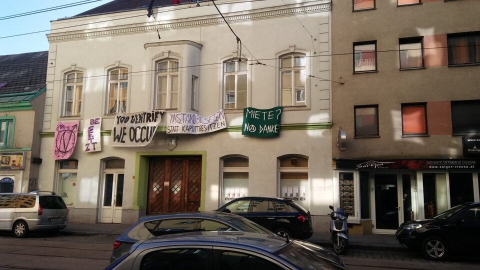 Vegane Anarchos besetzen Haus: Polizei will räumen