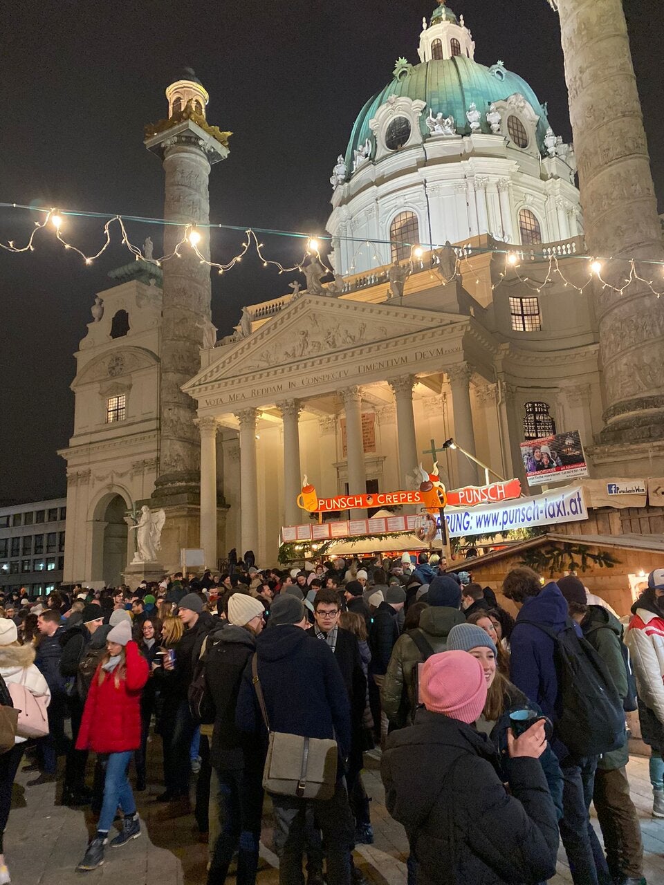 Christkindlmarkt Karlsplatz