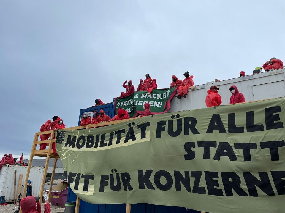 Aktivisten besetzen Baustelle