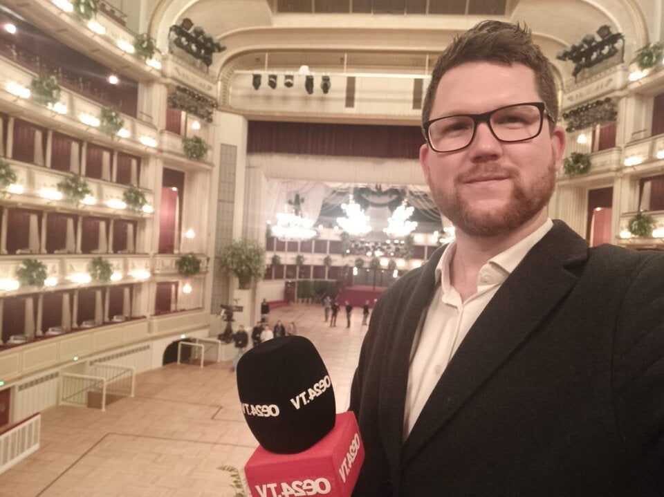 oe24 bei der Sprengstoff-Suche in der Staatsoper