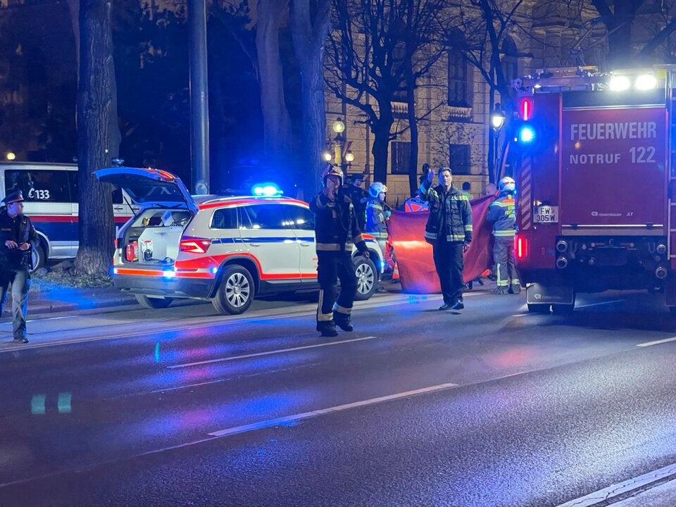 Unfall mit Straßenbahn am Ring: Mann schwer verletzt