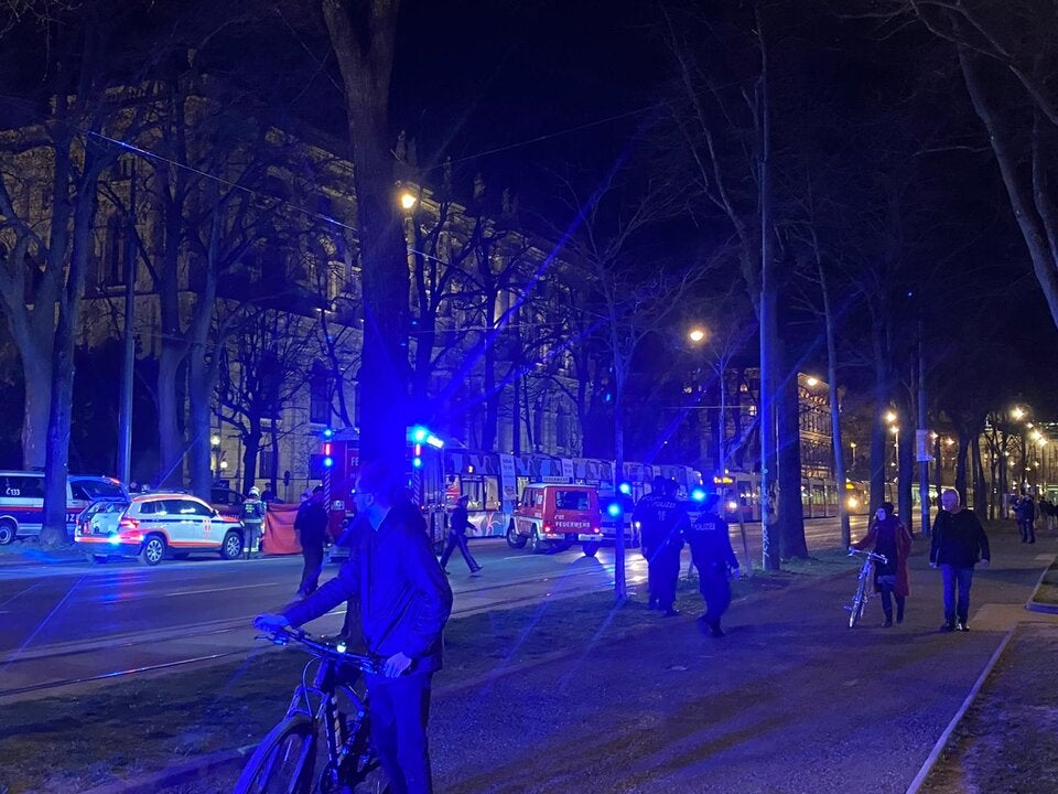 Unfall mit Straßenbahn am Ring: Mann schwer verletzt