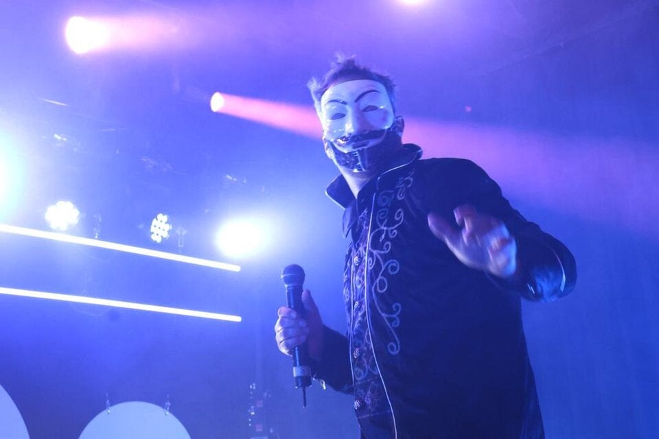 Matthias Strolz: Wien-Konzert als Maskenball