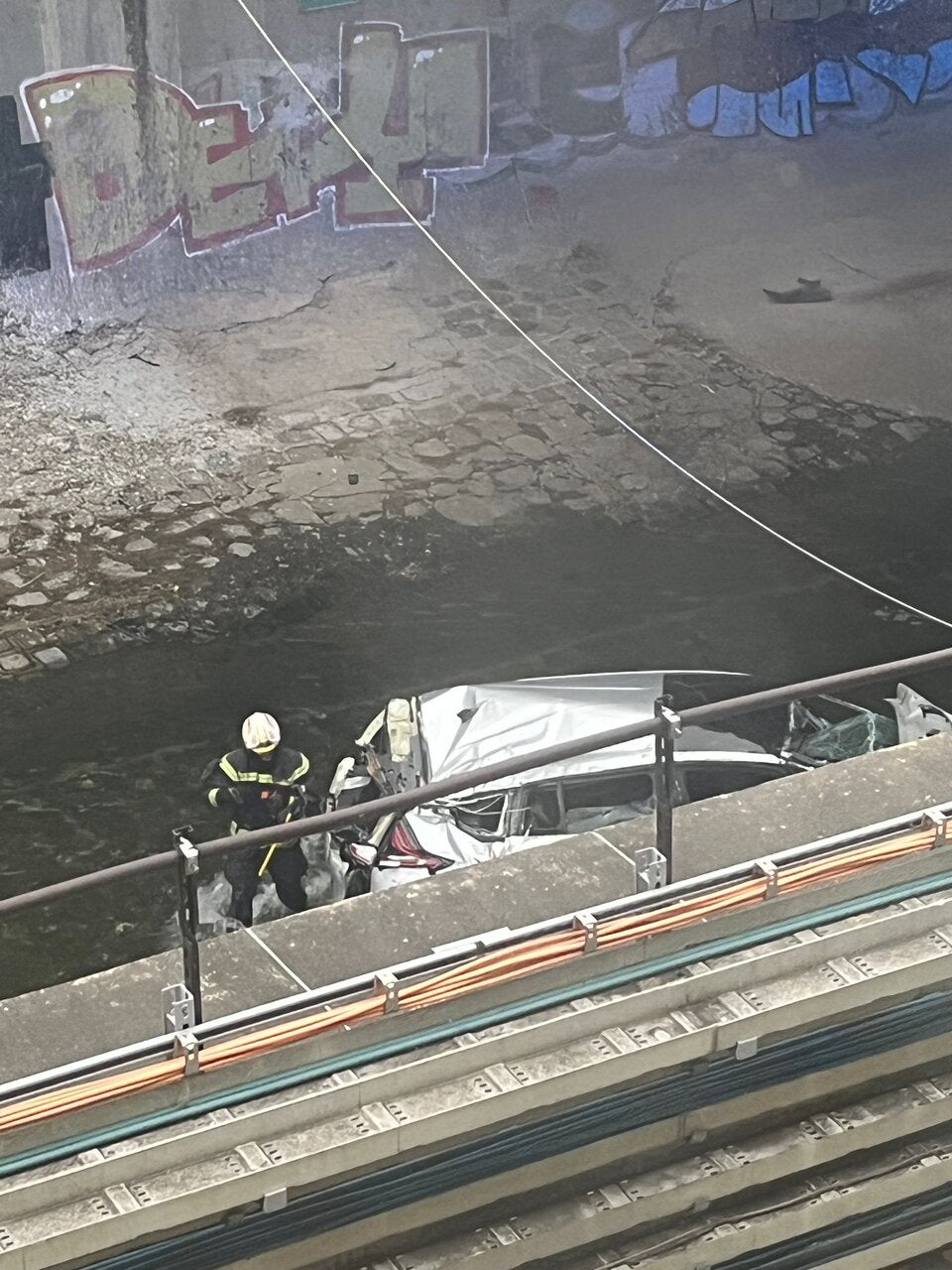 Autofahrer stürzt in Wienfluss