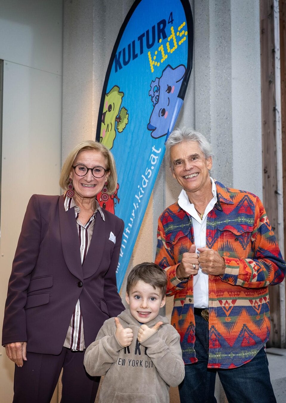 Landeshauptfrau Johanna Mikl-Leitner feierte mit Thomas Brezina und zahlreichen Kindern den ersten Kinder-Landesfeiertag. 