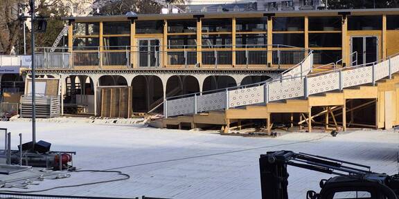 Aufbauarbeiten für Eistraum im Endspurt