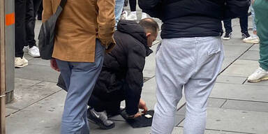 H&uuml;tchenspieler zocken &shy;wieder Passanten in Wiener City ab