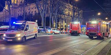 Unfall mit Stra&szlig;enbahn am Ring: Mann schwer verletzt