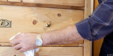 Wie man Holzm&ouml;bel richtig pflicht