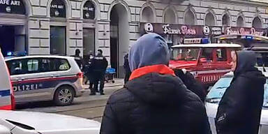 Wien-Brigittenau: Mieter st&uuml;rzten samt Decke ins Erdgescho&szlig;