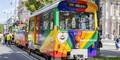 Wiener Linien bei der Pride Parade.