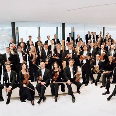 Rihanna - Queen of Downloads