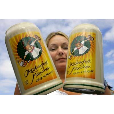 GERMANY OKTOBERFEST BEER FESTIVAL =(4)